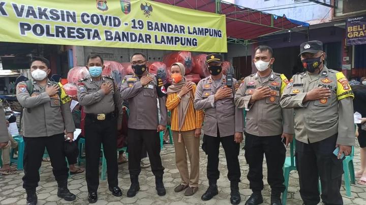 Ratusan Warga Kota Karang Antusias Suntik Vaksin COVID-19, Polisi Apresiasi Animo Masyarakat